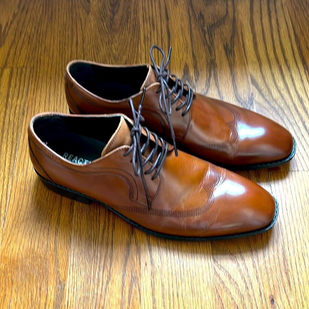 Like new Kenneth Cole Reaction dress shoes in stunning cognac color!